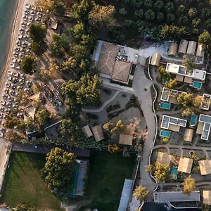 https://ergon-beach-house-nikiti.hotelschalkidiki.net